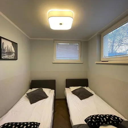 M7 Main Square With Free Parking Friends Escape *