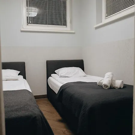 M7 Main Square With Free Parking Friends Escape *