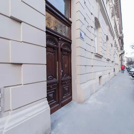 M7 Main Square With Free Parking Friends Escape アパート *